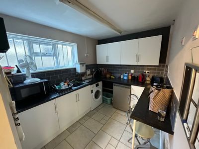 Property Image for 85 High Street, Polegate, East Sussex, BN26 6AE
