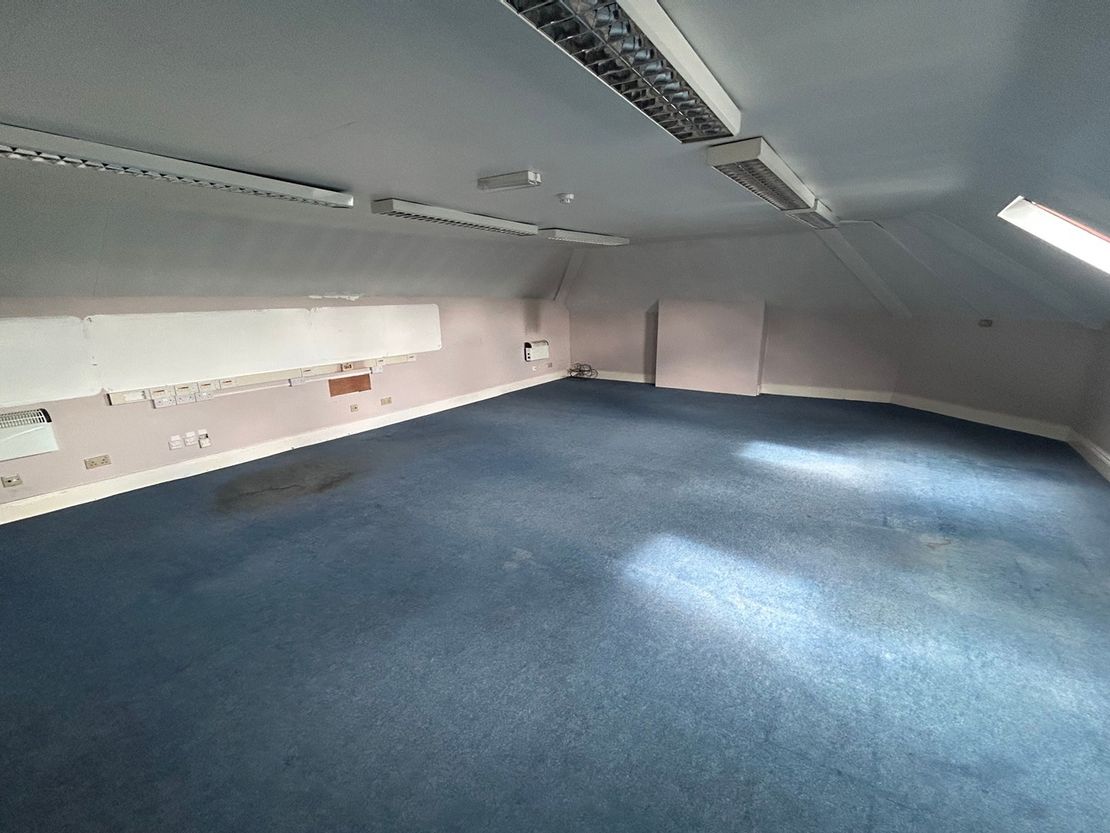 369 Newtownards Road, Belfast, Antrim, BT4 1AJ