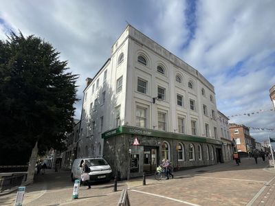 Property Image for 3 - 5 Bridge Street, Newbury, Berkshire, RG14 5BQ