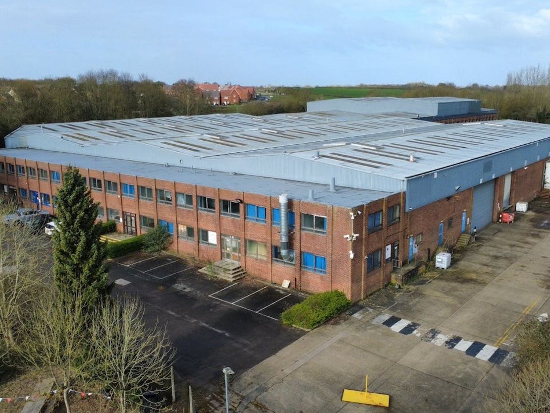 Unit B Tingewick Road Industrial Park, Buckingham, MK18 1SU