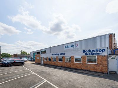 Property Image for 17, Bakewell Road, Loughborough, Leicestershire, LE11 5QY