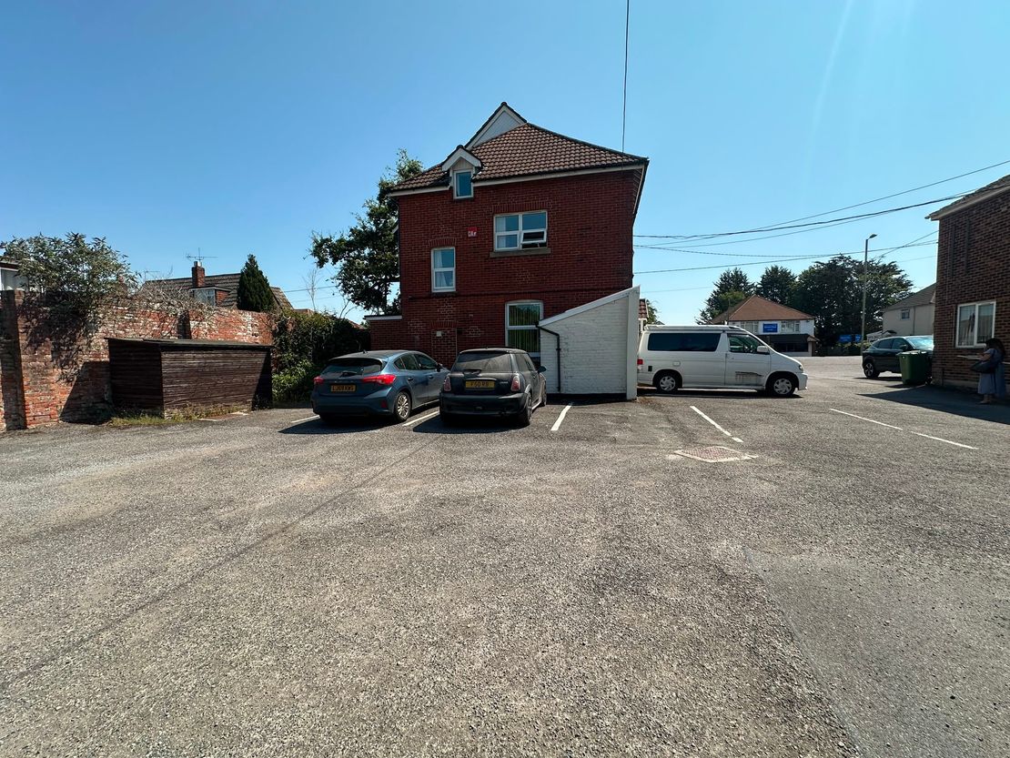 132 Bournemouth Road, Chandler's Ford, Eastleigh, Hampshire, SO53 3AL