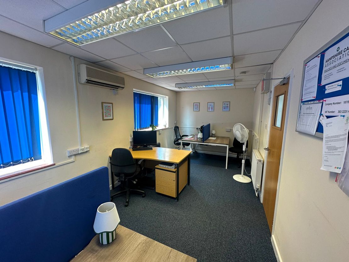 132 Bournemouth Road, Chandler's Ford, Eastleigh, Hampshire, SO53 3AL
