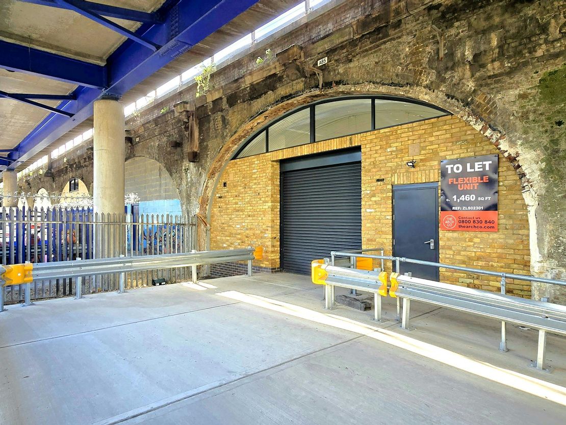 Arch 85 & Arch 86, Cable Street, Shadwell, London, E1 8AF