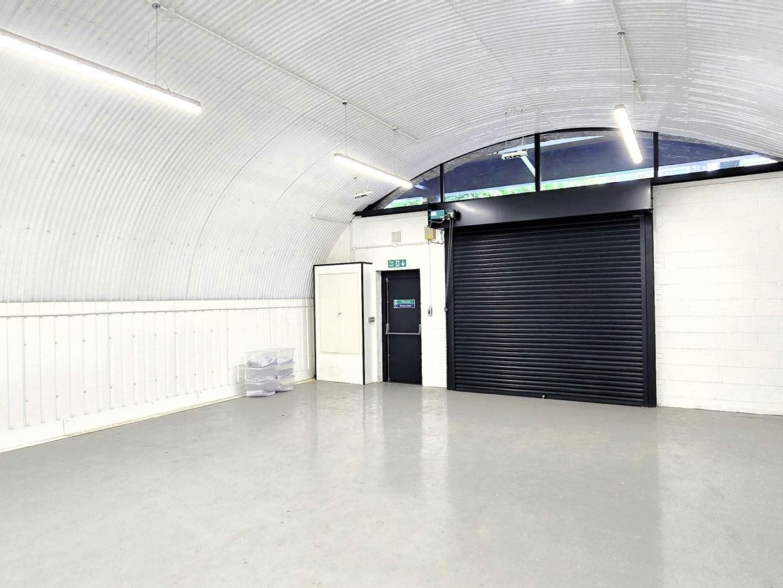 Arch 85 & Arch 86, Cable Street, Shadwell, London, E1 8AF