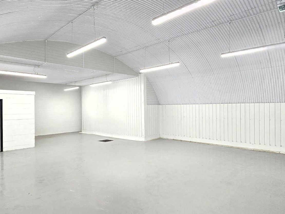 Arch 85 & Arch 86, Cable Street, Shadwell, London, E1 8AF