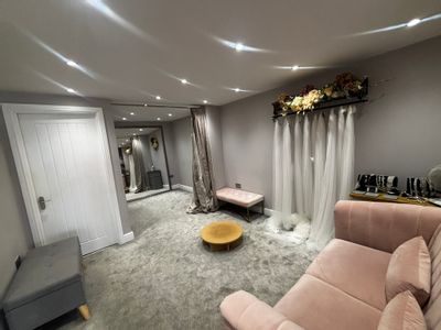 Property Image for 65 Stockwell Head, Hinckley, Leicestershire, LE10 1RD