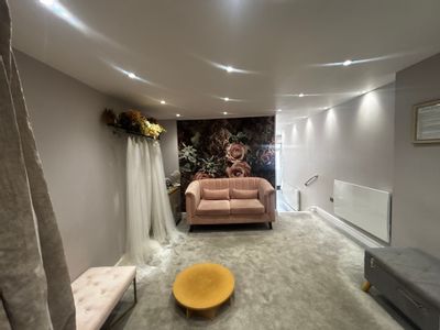Property Image for 65 Stockwell Head, Hinckley, Leicestershire, LE10 1RD