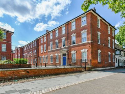 Property Image for 1 St James Court, 77 Friar Gate, Derby, Derbyshire, DE1 1BT