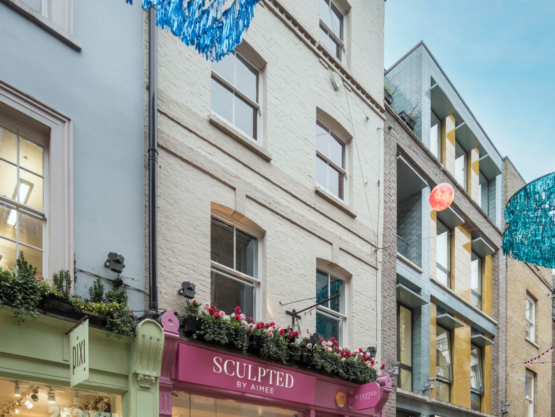 20 Fouberts Place, London, Greater London, W1F 7PL