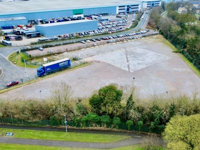 Property Image for Open Storage, Arenson Way, Dunstable, LU5 5UL