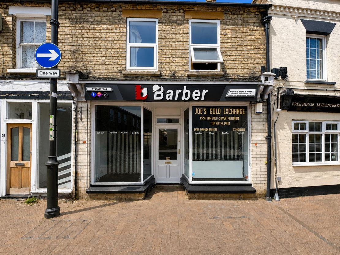 27 Hitchin Street, Biggleswade, Bedfordshire, SG18 8BE