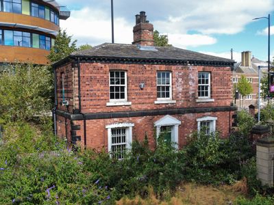 Property Image for The Orangery And Lodge, Back Lane, Wakefield, West Yorkshire, WF1 2TG