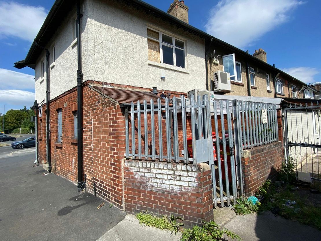 1 Hollin Park Mount, Easterly Road, Leeds, LS8 3AS