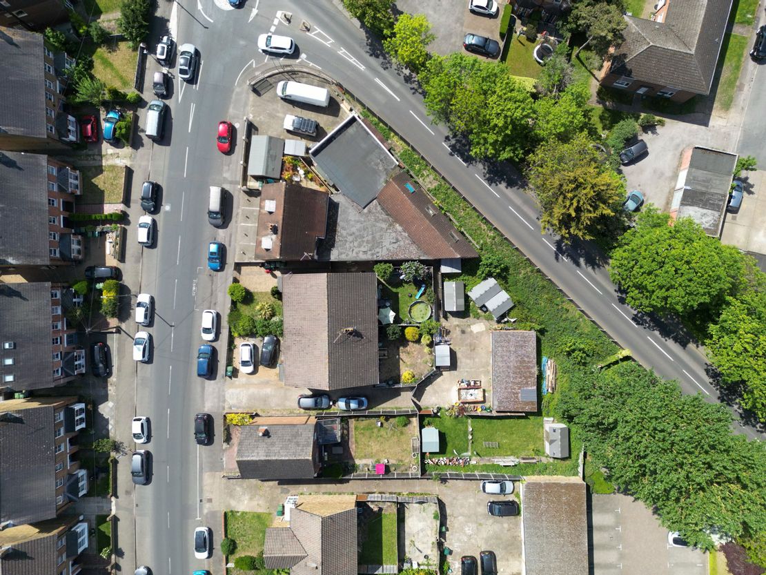 51 Woodthorpe Rd, Ashford TW15 2RP