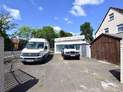 Property Image for 51 Woodthorpe Rd, Ashford TW15 2RP
