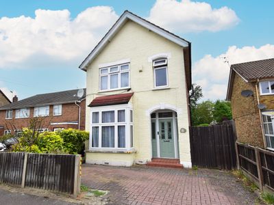 Property Image for 51 Woodthorpe Rd, Ashford TW15 2RP