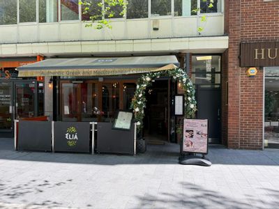 Property Image for 14 Commercial Way, Woking, GU21 6ET