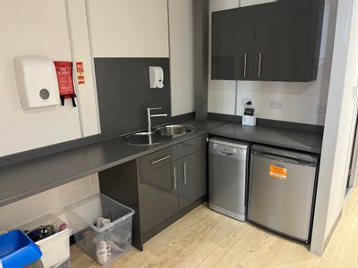Property Image for Unit 10 Bridgegate Centre, Welwyn Garden City, Hertfordshire, AL7 1JG