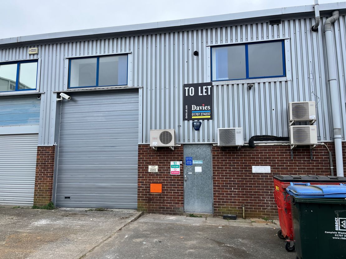 Unit 10 Bridgegate Centre, Welwyn Garden City, Hertfordshire, AL7 1JG
