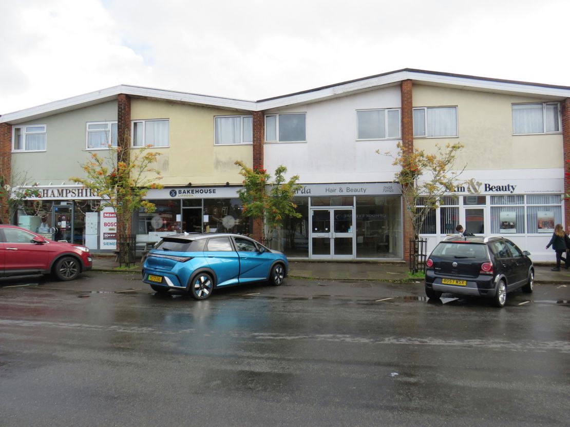 24 / 24a Station Road, Liphook, GU30 7DR