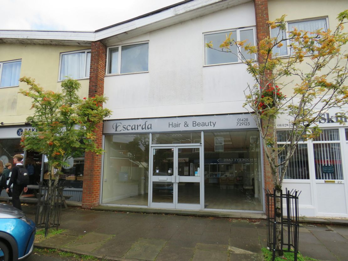 24 / 24a Station Road, Liphook, GU30 7DR