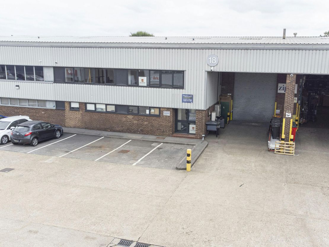 Unit 18, Britannia Industrial Estate, Poyle Road, Poyle, SL3 0BH