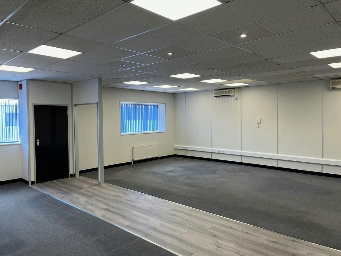 Unit 10 Bridge Gate Centre, Martinfield, Welwyn Garden City, AL7 1JG