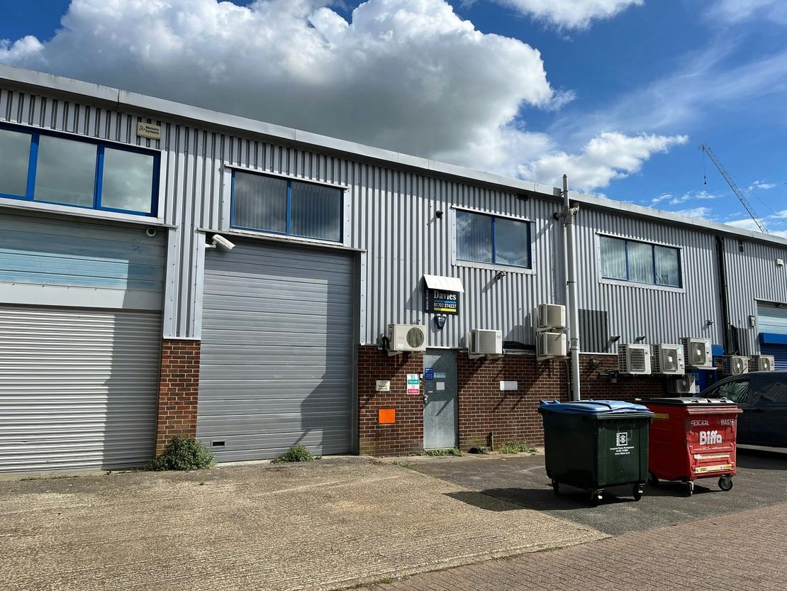 Unit 10 Bridge Gate Centre, Martinfield, Welwyn Garden City, AL7 1JG