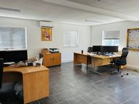 Property Image for Unit 22, Cosgrove Way, Luton, Bedfordshire, LU1 1XL
