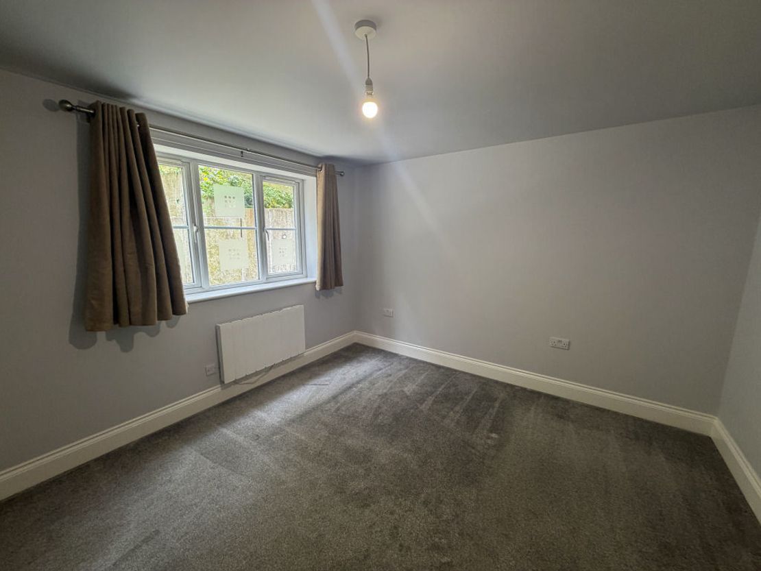 Flat 1 Pennine House, 18 Barnsley Road, Scissett, HD8 9GJ