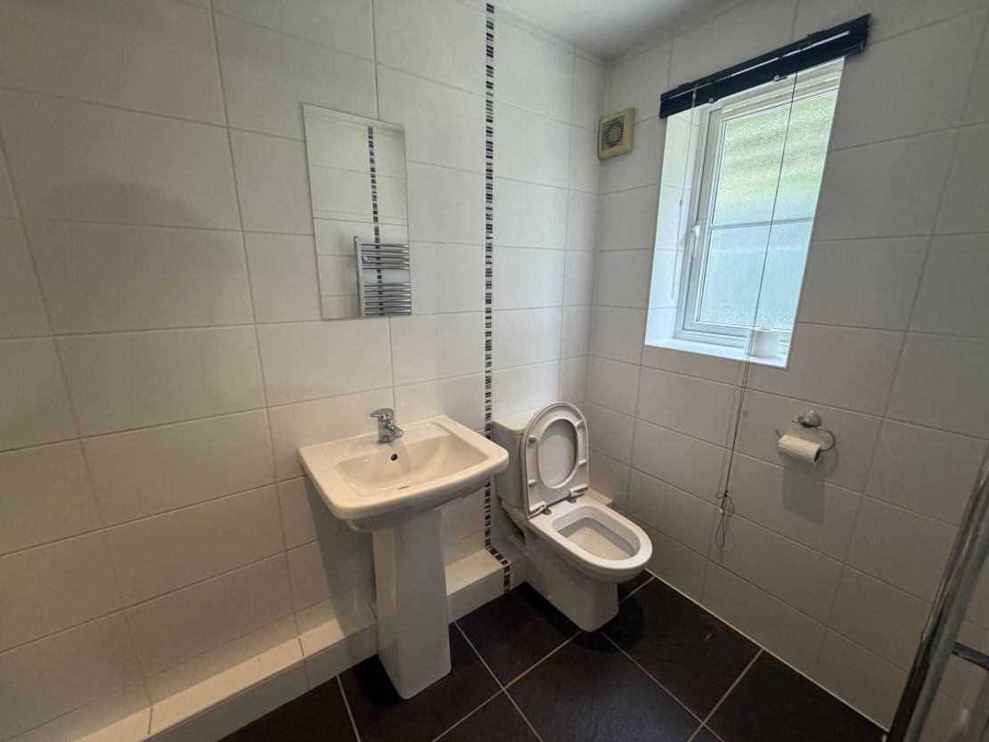 Flat 1 Pennine House, 18 Barnsley Road, Scissett, HD8 9GJ