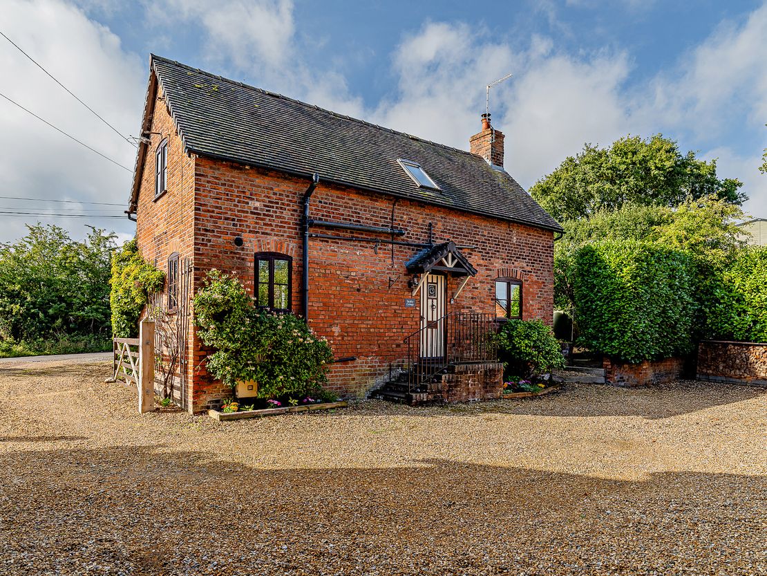 Smithy House, Checkley Lane, Bridgemere, Nantwich, Cheshire, CW5 7PX