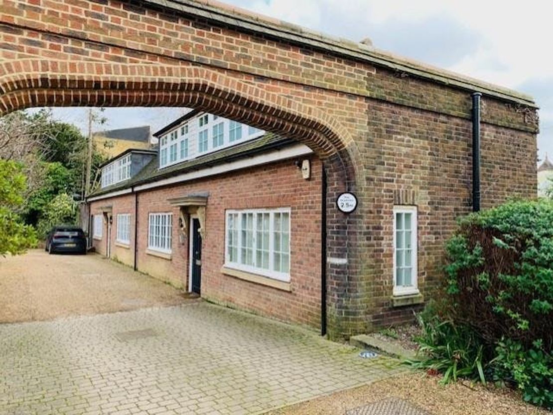 6 Forge Lane, Petersham, TW10 7BF