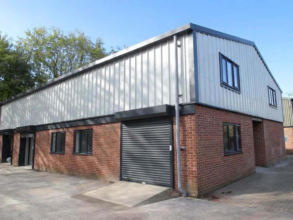 Unit 4C, Station Yard, Station Road, Hungerford, Berkshire, RG17 0DY