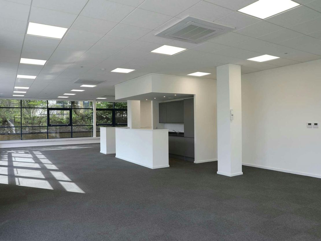 Unit 4, Bruntcliffe Avenue, Leeds 27 Industrial Estate, Leeds, LS27 0LL