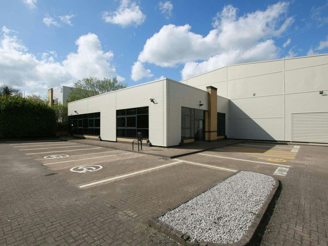 Unit 4, Bruntcliffe Avenue, Leeds 27 Industrial Estate, Leeds, LS27 0LL