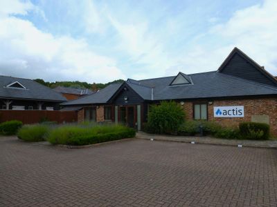 Property Image for Wheelers Barn, Courtyard Barns, Choke Lane, Cookham Dean, Maidenhead, SL6 6PT