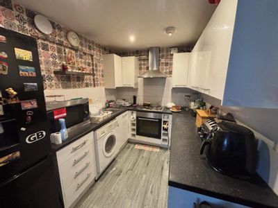 Property Image for 2 Lady Lane, Longford, Coventry, West Midlands, CV6 6AZ
