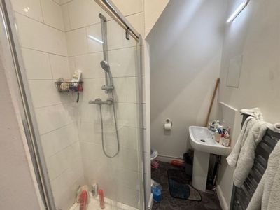 Property Image for 2 Lady Lane, Longford, Coventry, West Midlands, CV6 6AZ