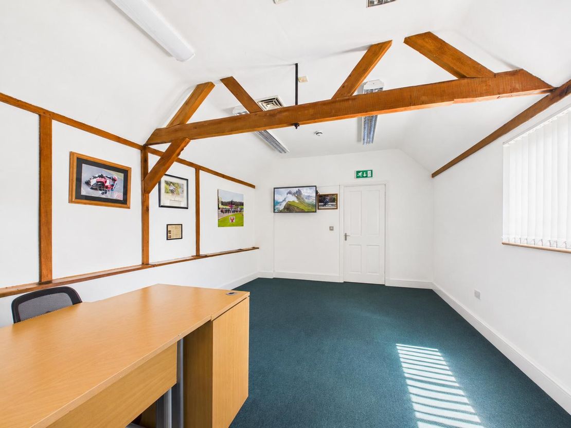 Black Horse Barns, Fancott, Toddington, Bedfordshire, LU5 6HT