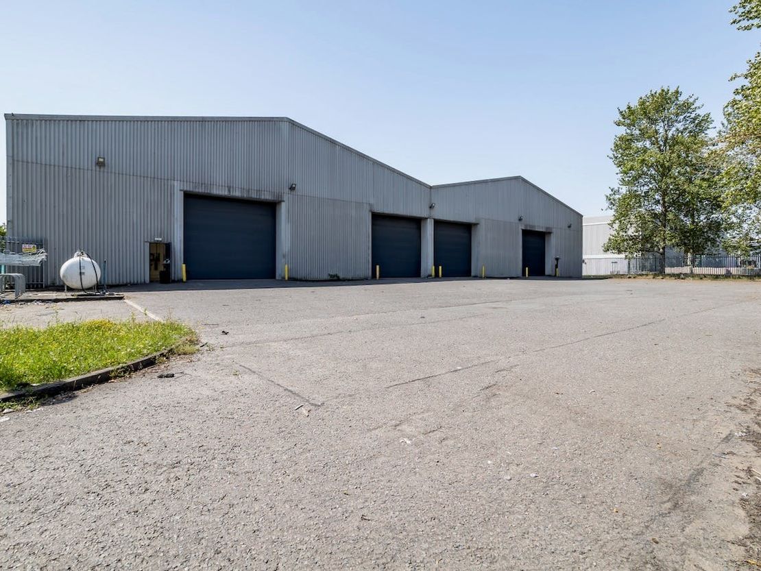 Unit B, 8 Laporte Way, Luton, LU4 8RJ