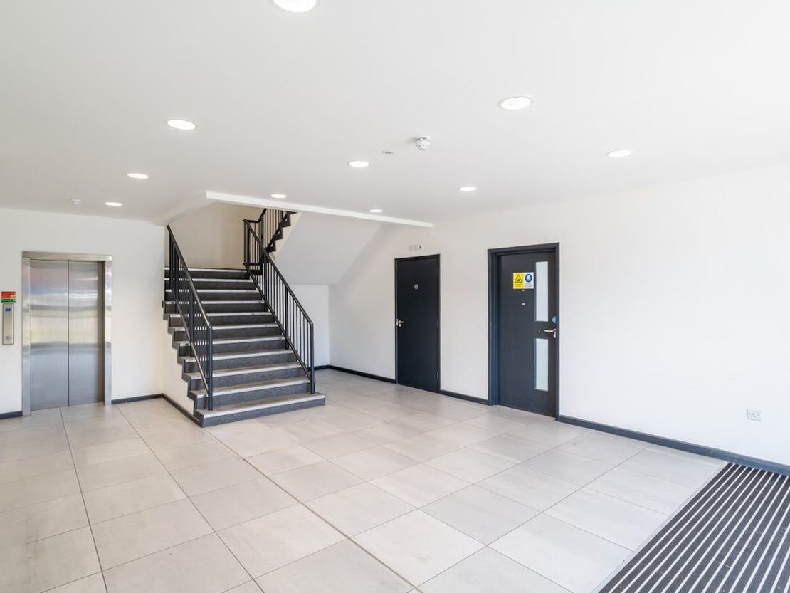 Unit B, 8 Laporte Way, Luton, LU4 8RJ