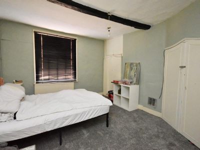 Property Image for The Roebuck, Hockliffe Street, Leighton Buzzard, Bedfordshire, LU7 1HJ