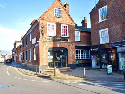 Property Image for The Roebuck, Hockliffe Street, Leighton Buzzard, Bedfordshire, LU7 1HJ