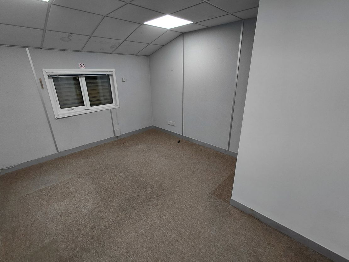 Unit 18 Harmill Industrial Estate, Grovebury Road, Leighton Buzzard, Bedfordshire, LU7 4FF