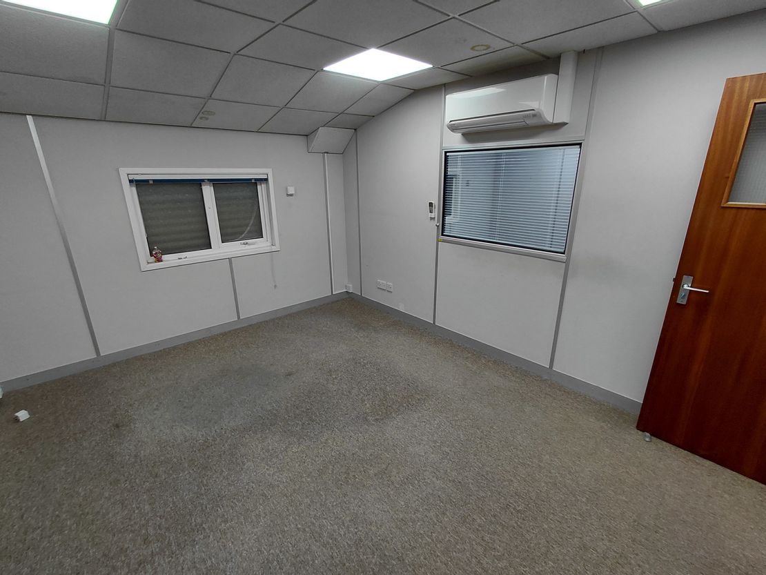 Unit 18 Harmill Industrial Estate, Grovebury Road, Leighton Buzzard, Bedfordshire, LU7 4FF
