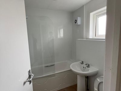 Property Image for 20 Lindsay Way, Livingston, West Lothian, EH54 8LG