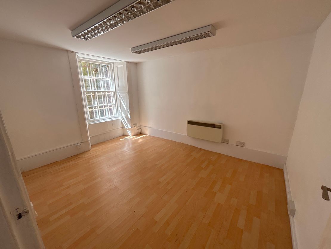 32 South Tay Street, Dundee, DD1 1PD
