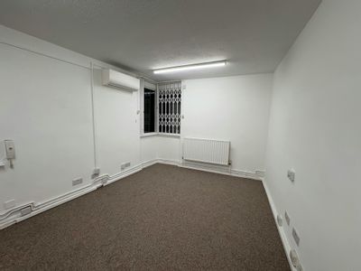 Property Image for Unit 2 Park Farm Industrial Estate, Westland Road, Leeds, LS11 5XA